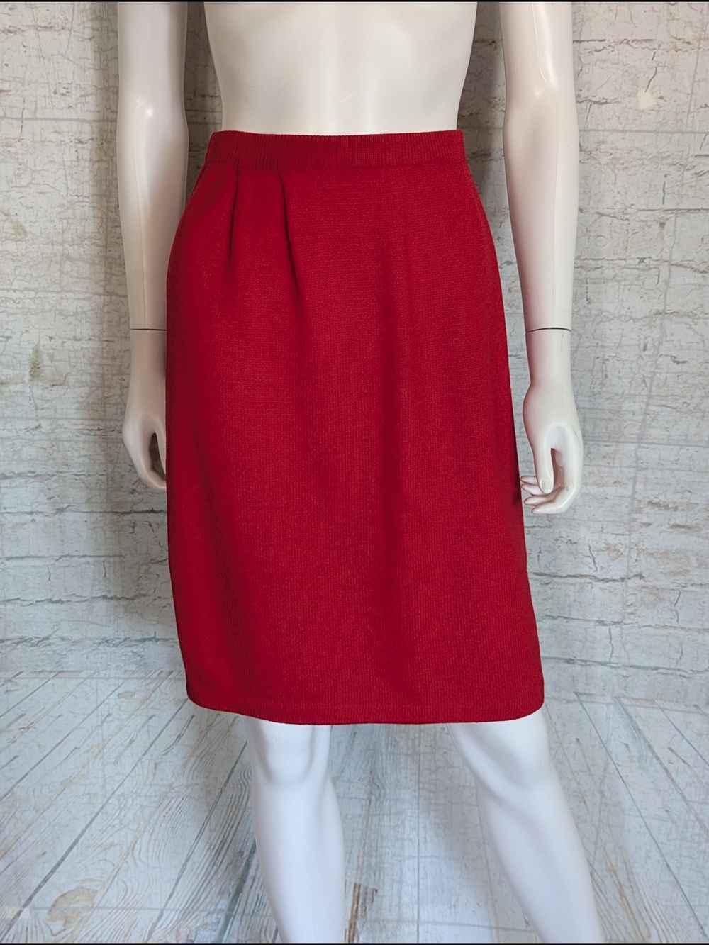 St. John Vibrant Red Knit Pencil Skirt